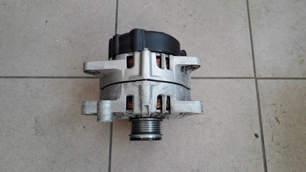 Kia stinger 2.2crdi 2018r генератор 37300-2f800 Оригінал