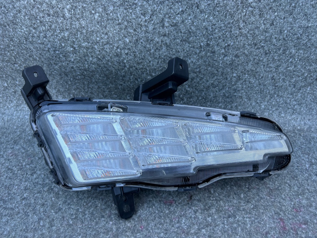 Купить Hyundai i30 3 рестайлинг  drl противотуманная фара перед правый led 92208g4600