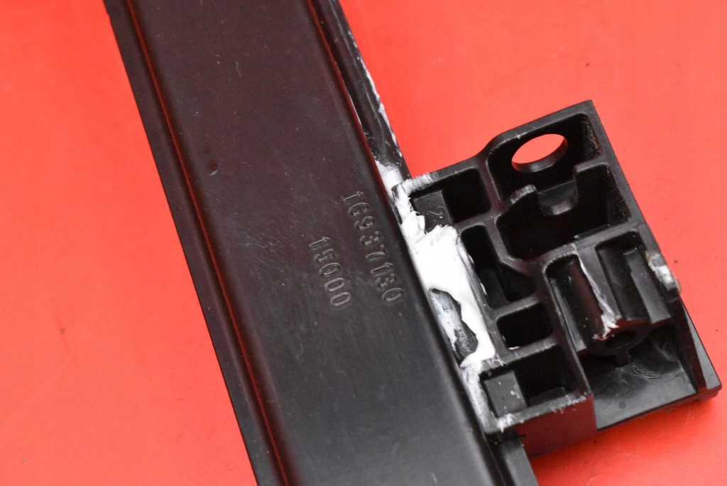 Купити Підйомник скло правий задній eu 1028821-00-b tesla model x 90d 15-21