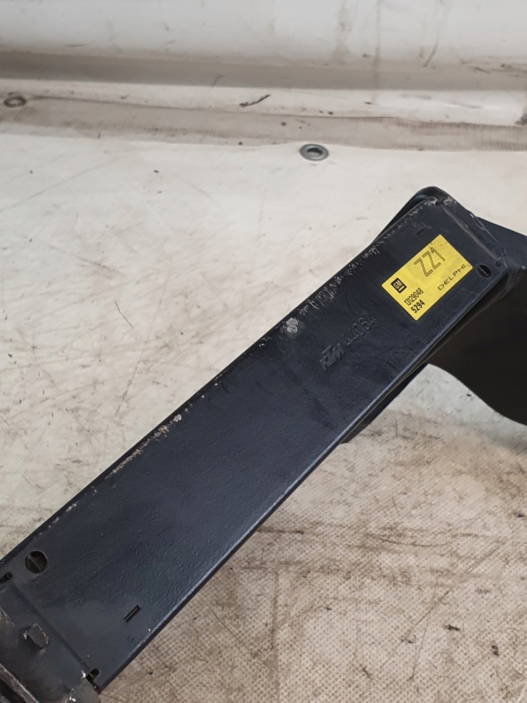 Інтеркулер оригінальний номер 13129048 opel astra h 3 2.0t Оригінал