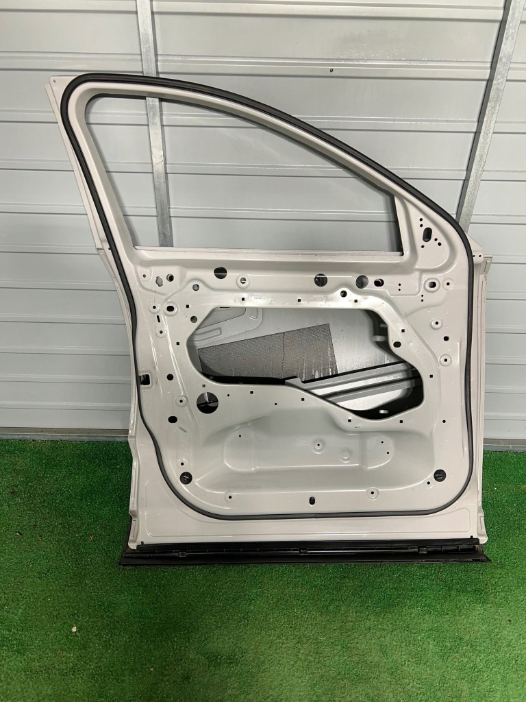 Двері лівий перед передні jaguar e-pace 17-20 Київ