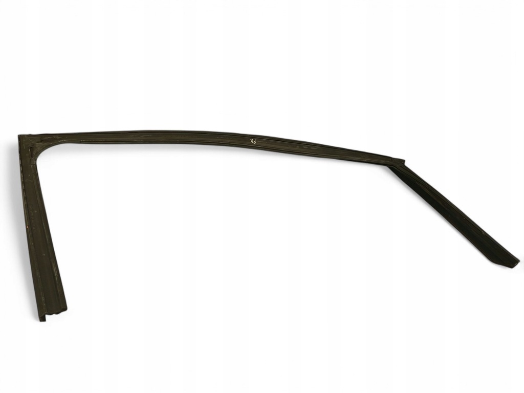 фото №3, Alfa romeo stelvio ліва сторона ущільнювачі вікон