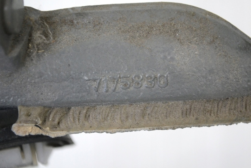 фото №5, Bmw x6 e71 m50d 2013 lhd правая сторона петля крышки багажника