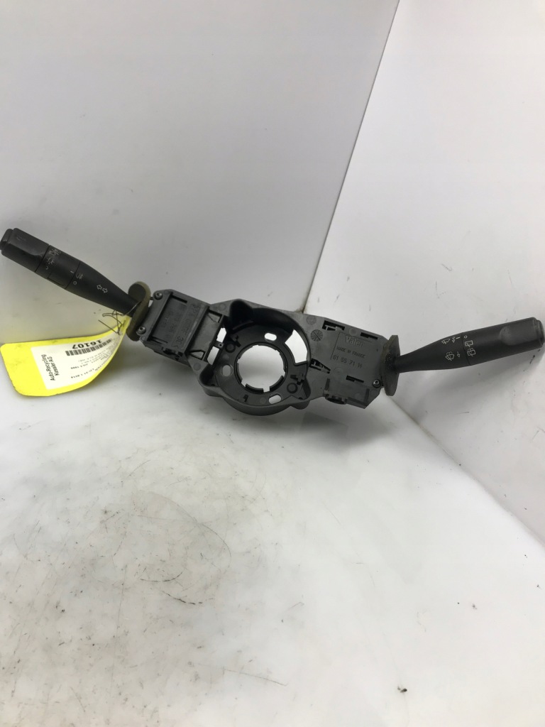 фото №1, Переключатель комбинированный 61557114 psa