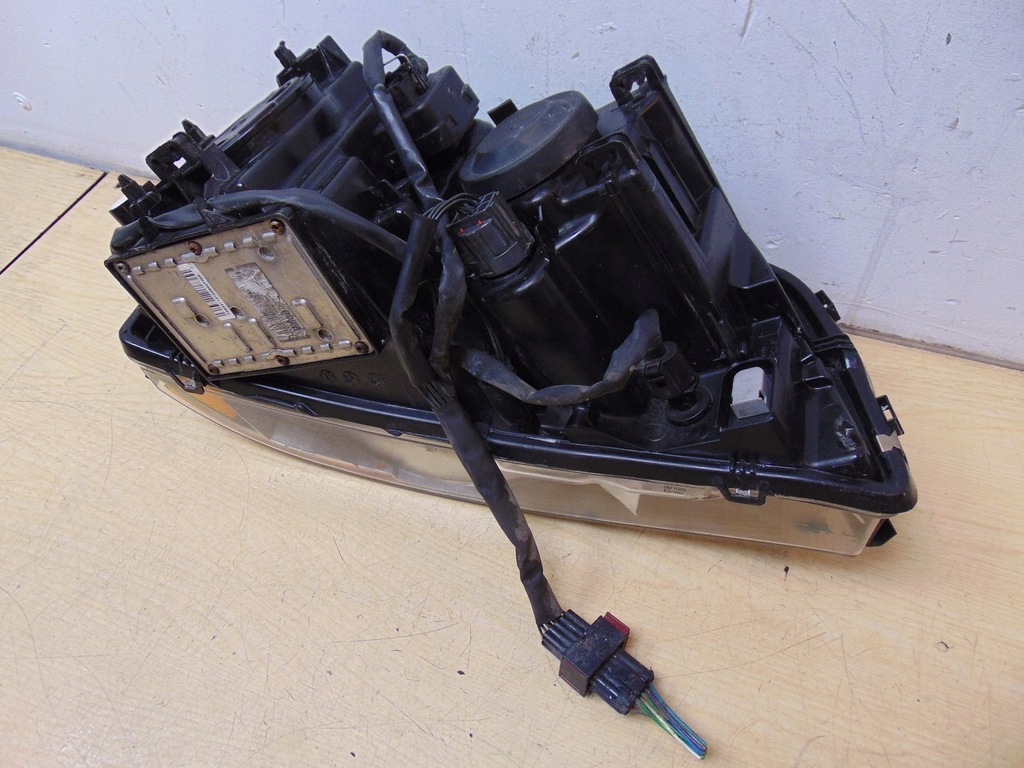 фото №13, Лампа ліва перед ксенон volvo xc90 89007593