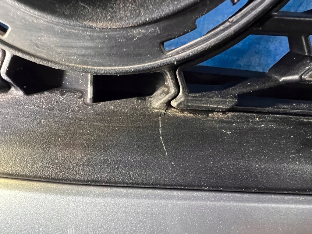 Opel corsa f бампер передній Недорого