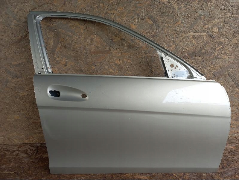 фото №1, Mercedes c a204 w204 дверь правое передние перед