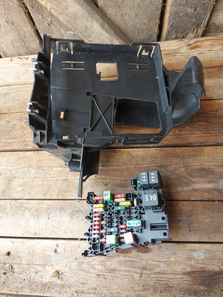 фото №5, Коробка запобіжників vw passat b8 5q0937615c