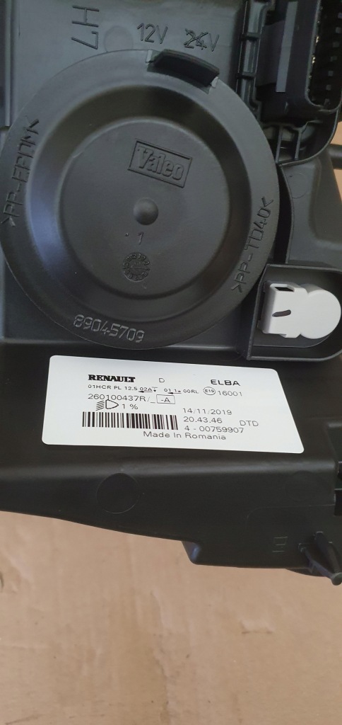 Фара правая  перед передняя led renault sandero 2 рестайлинг  260100437r с Разборки