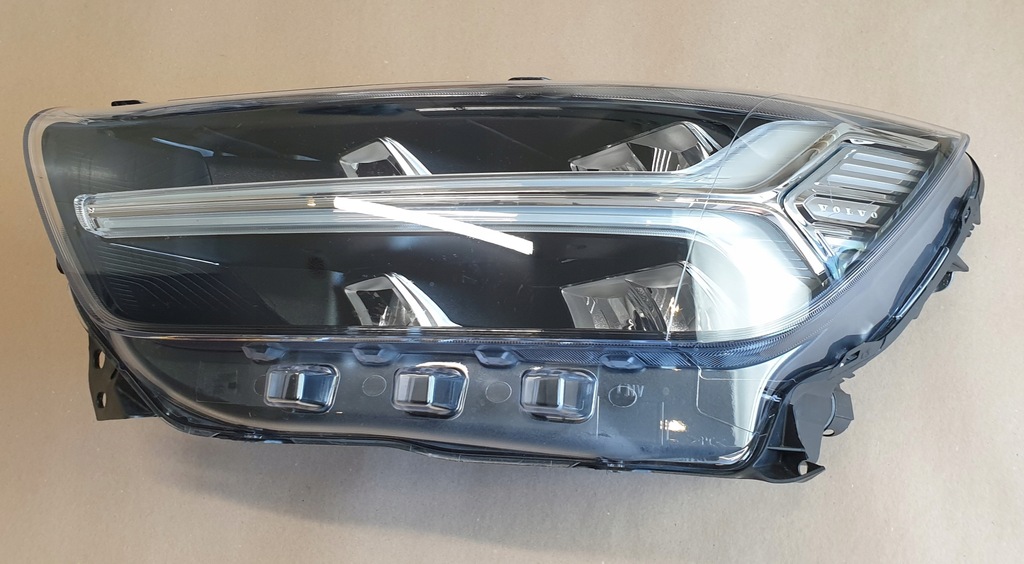 фото №1, Лампа левая перед full led volvo xc40 оригинальный номер uk