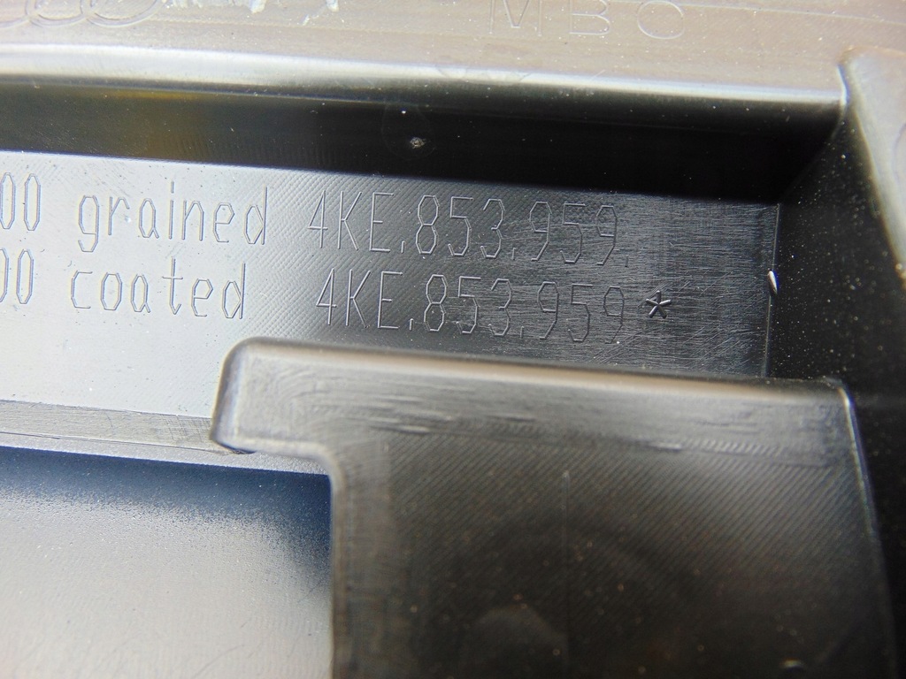 фото №14, Молдинг боковая дверь левый перед audi e-tron