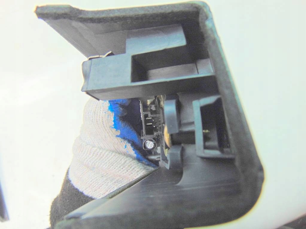 фото №8, Mitsubishi grandis 05r защита динамик перед левый