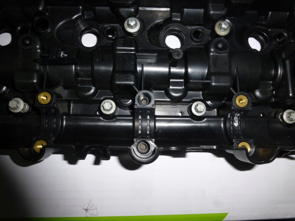 фото №13, Кришка клапанів 8570828 bmw f30 n47