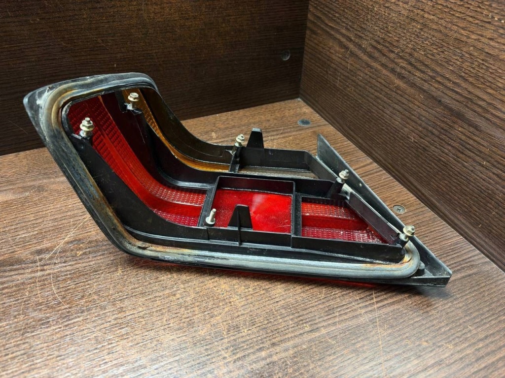 Лампа задня mercedes-benz e w124 7r0153378 Київ