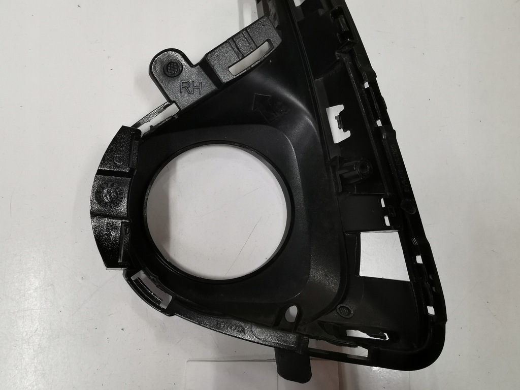 фото №9, Решітка бампера toyota yaris iii lift права 778.