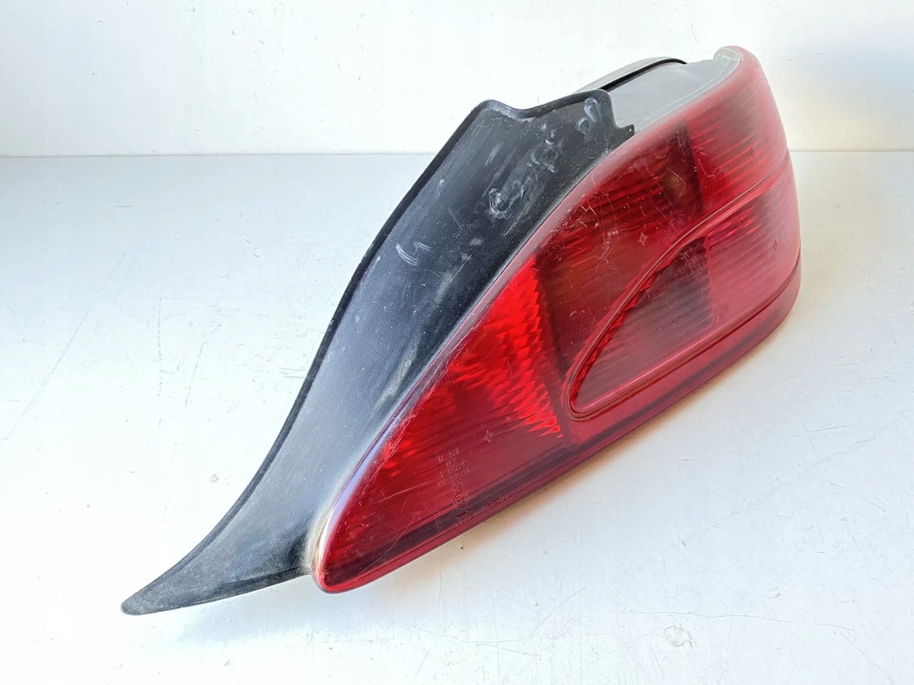 фото №9, Peugeot 406 i coupe 99-04r лампа задняя задняя правая оригинал valeo 2289d