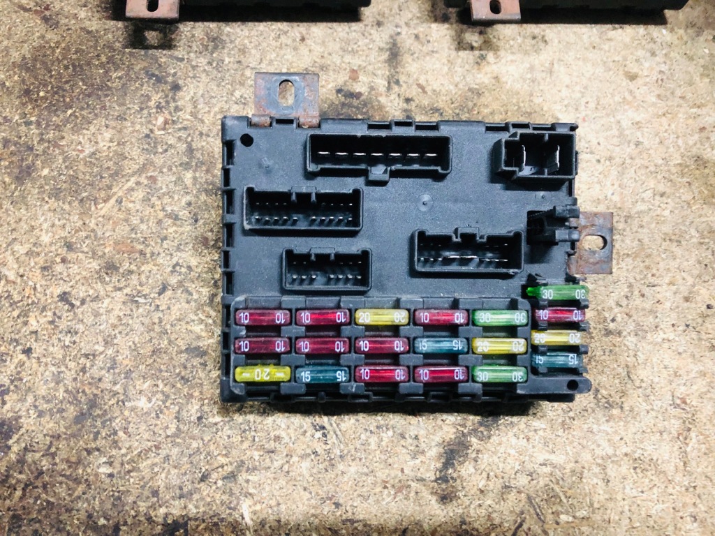 фото №4, Alfa romneo 156 коробка запобіжників bsi