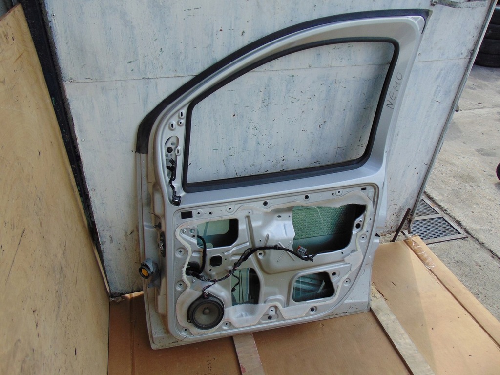 фото №12, Дверь правый перед citroen nemo серебристый