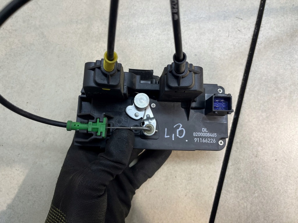 фото №8, Замок двері лівий задня 3pin opel vivaro i 2.5 cdti 8200008465