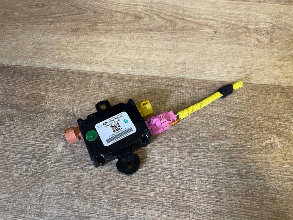 фото №1, Модуль usb hub jaguar f-pace r sport fw93-19010-bc