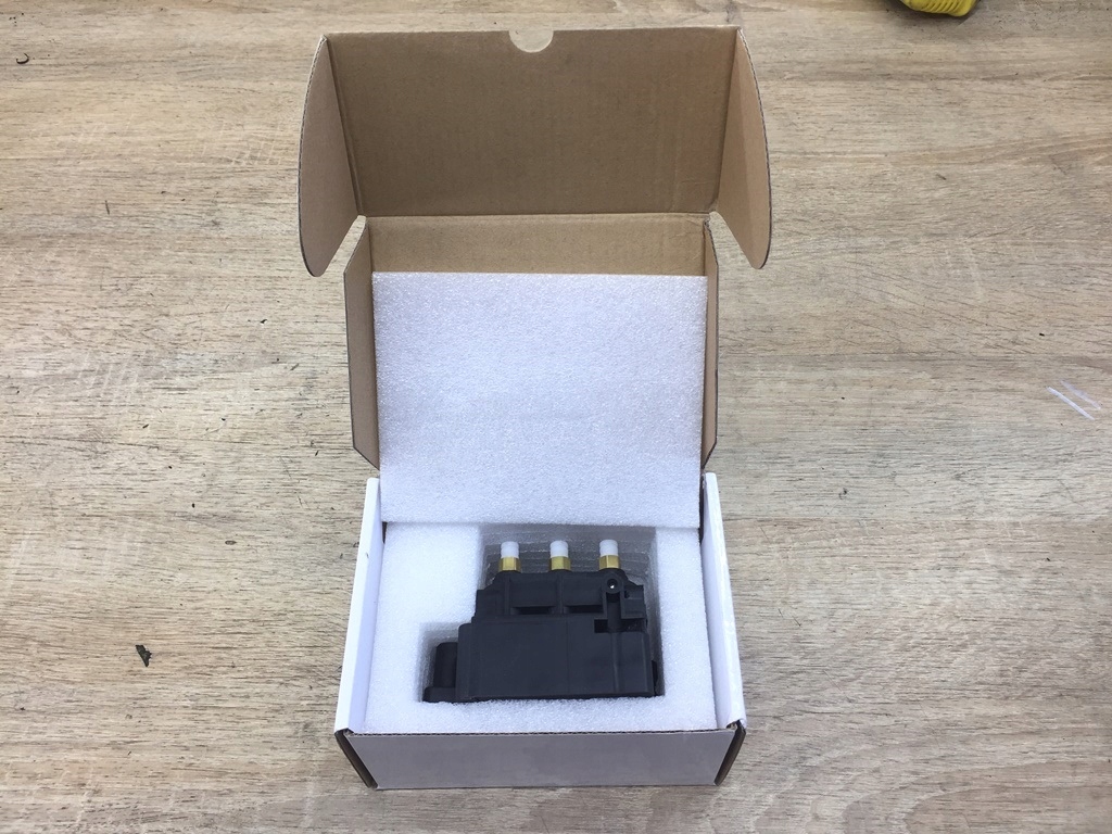 фото №7, Блок клапанів do audi a8 s8 d3 vw phaeton 3d1 3d2 3d3 3d4 3d6 3d7 3d8 3d9