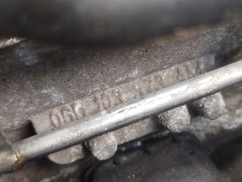 Головка двигуна vw golf 5 v audi a3 8p octavia 2 06d103373am Ціна