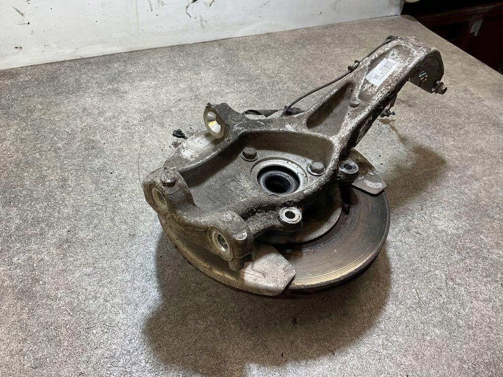 Поворотний кулак передня ліва tesla model s 91598 electric 2021 Недорого