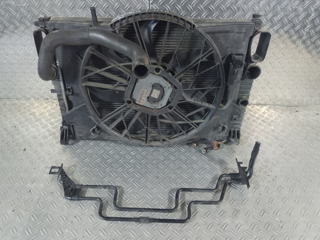 Mercedes e w211 02- радіатор води 2.7 cdi a2115003102 Недорого