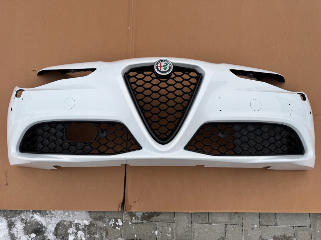 Купить Бампер перед alfa romeo giulia омыватель pdc оригинал хороший состояние