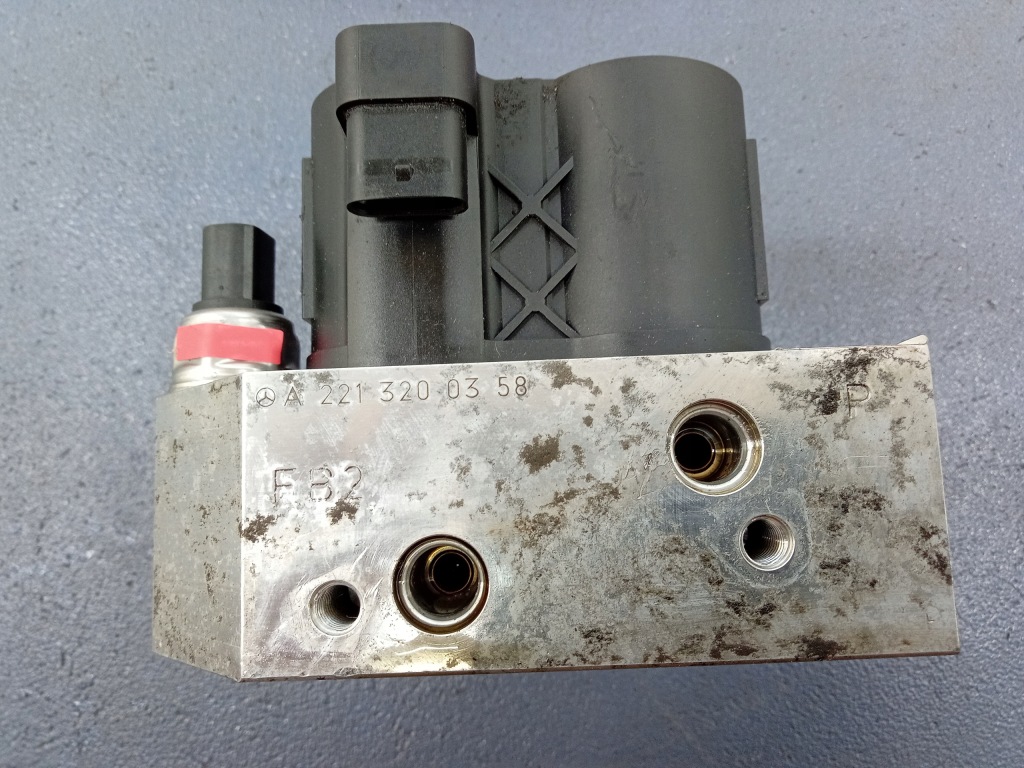 фото №4, Mercedes cl w216 w221 блок клапанов abc a2213200358