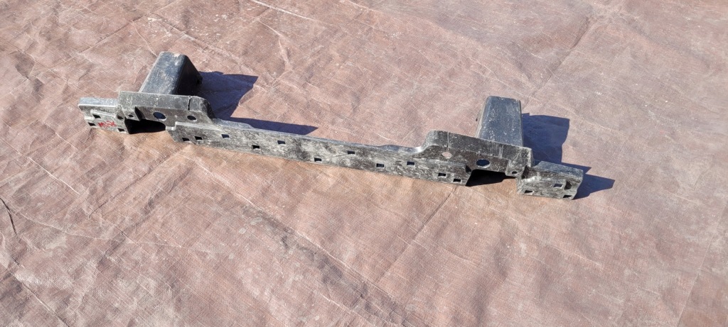 фото №1, Mazda mx30 направляющая задняя усилитель бампера