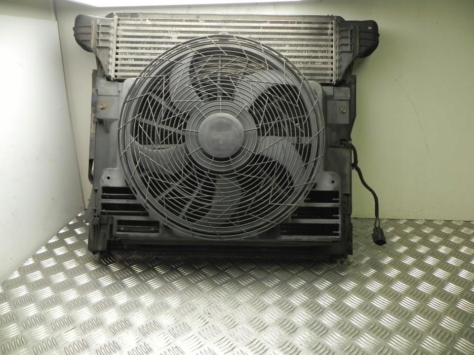 фото №4, Радіатор bmw x5 2004 радіатор повітря наддувний вентилятор охолоджувач