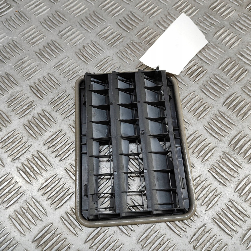 фото №5, Bmw x7 g07 2020 решітка вентиляційна pod бампером заднім