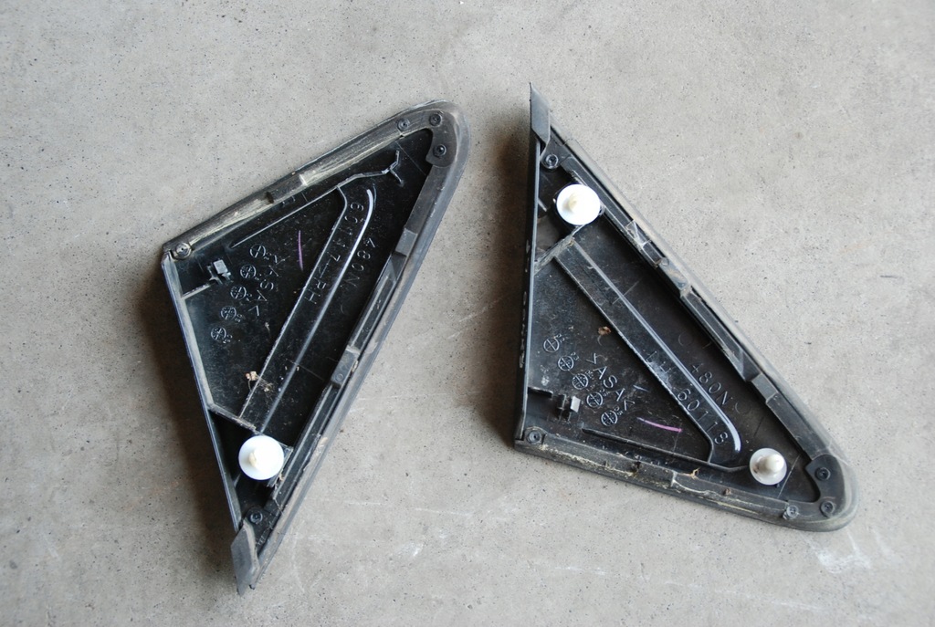 фото №2, Треугольник заглушка lexus rx330 rx400h rx350 rx