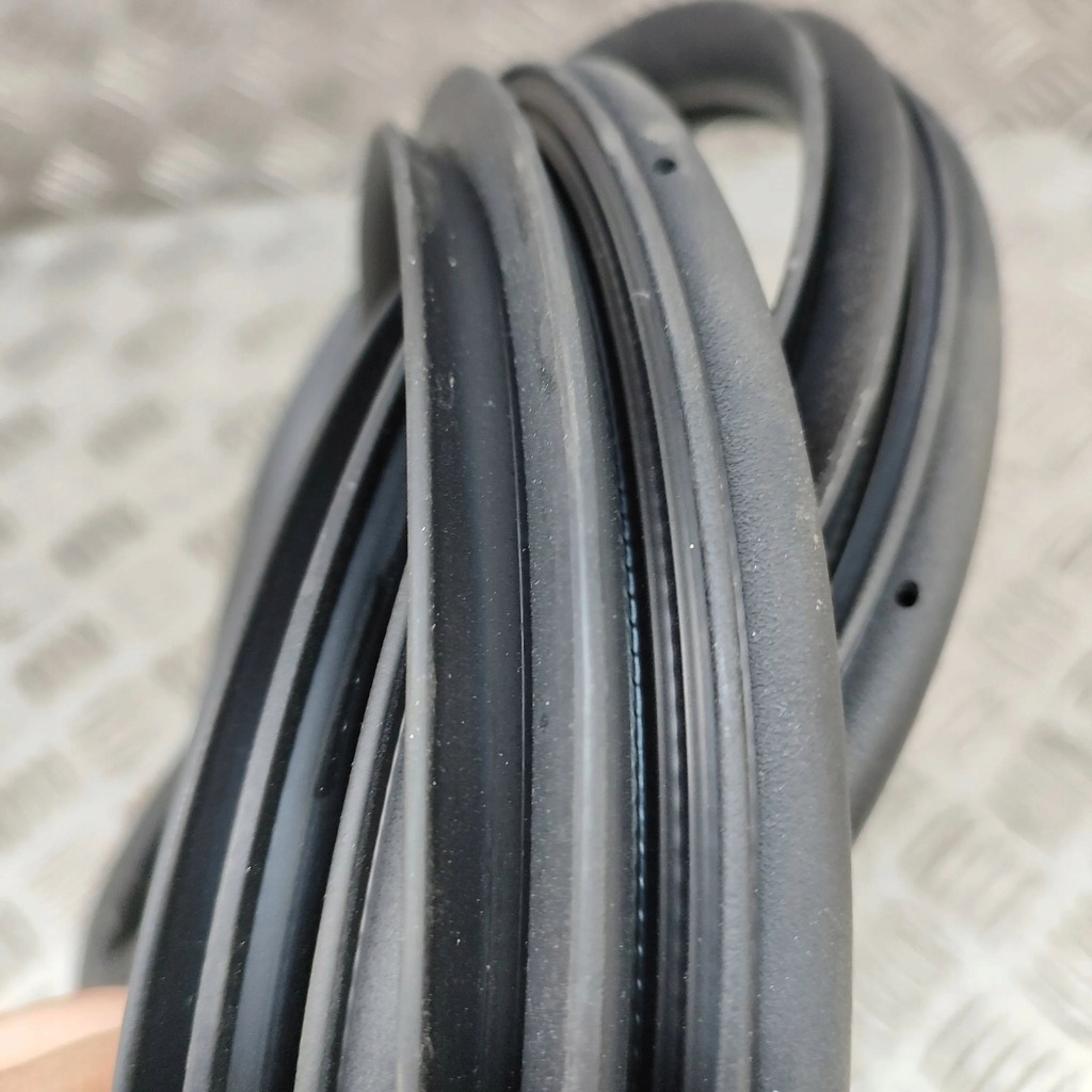 фото №7, Kia ev6 2022 левая сторона прокладка дверь