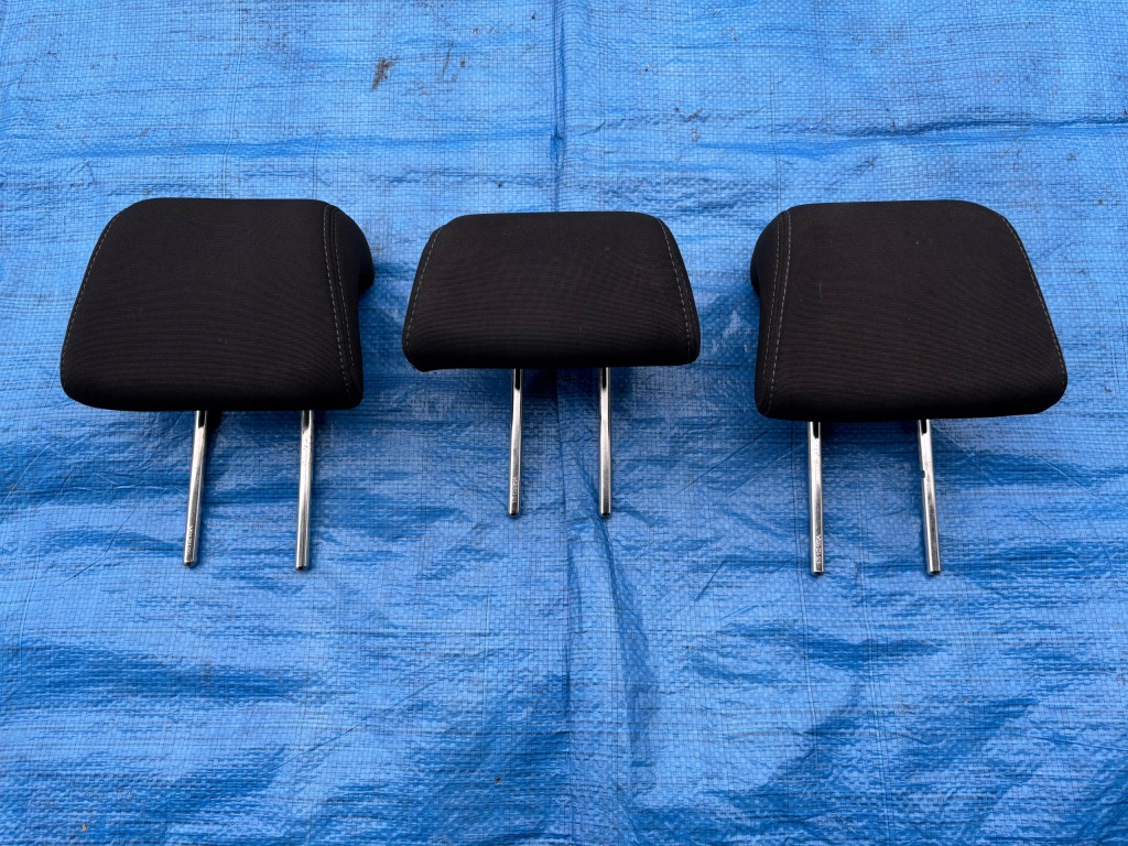 фото №1, Peugeot 208 подголовники задний сиденье