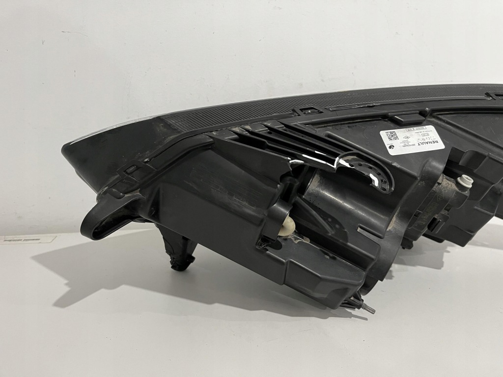 Dacia sandero 3 рестайлинг  фара правая  перед full led 260107920r Недорого