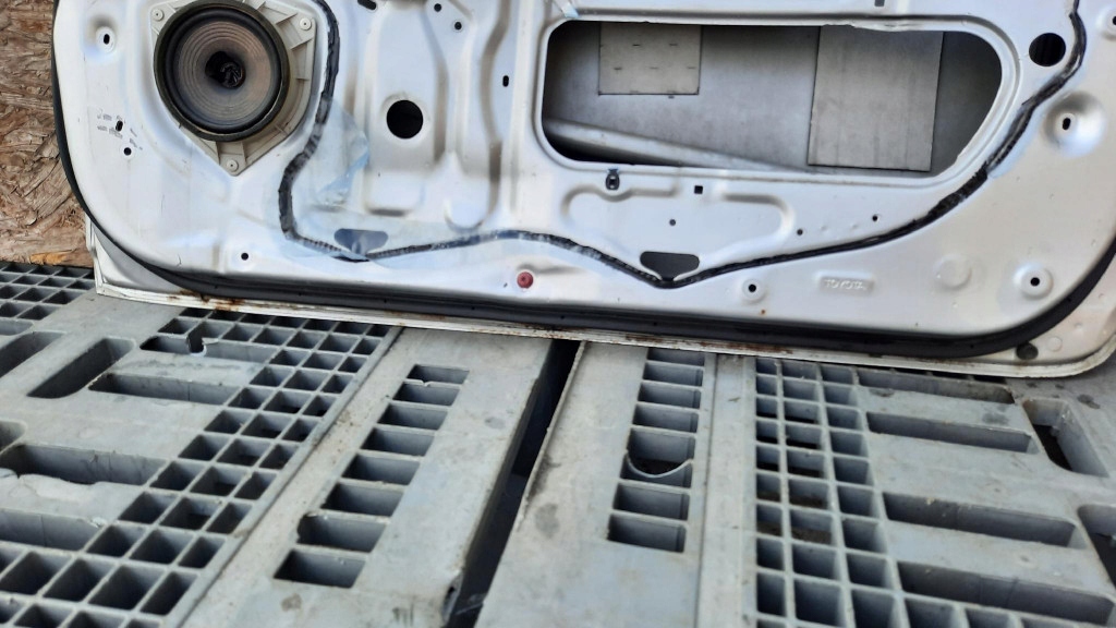 фото №15, Дверь перед правое toyota yaris i 02r