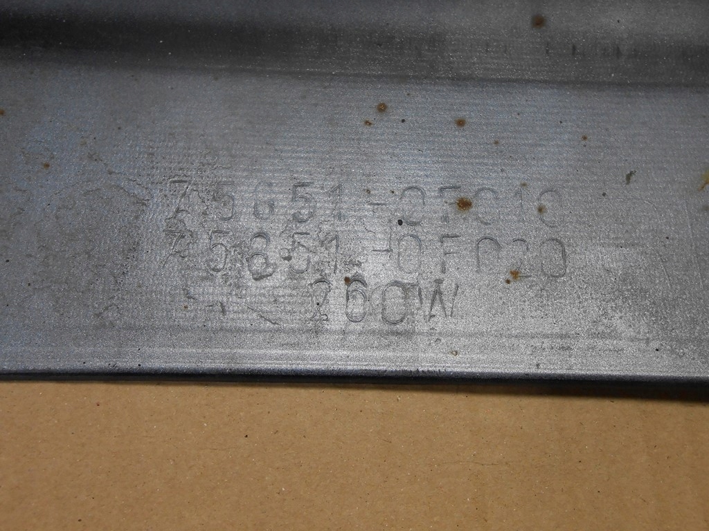 фото №7, Toyota corolla verso 04 - 09 накладка порог правая