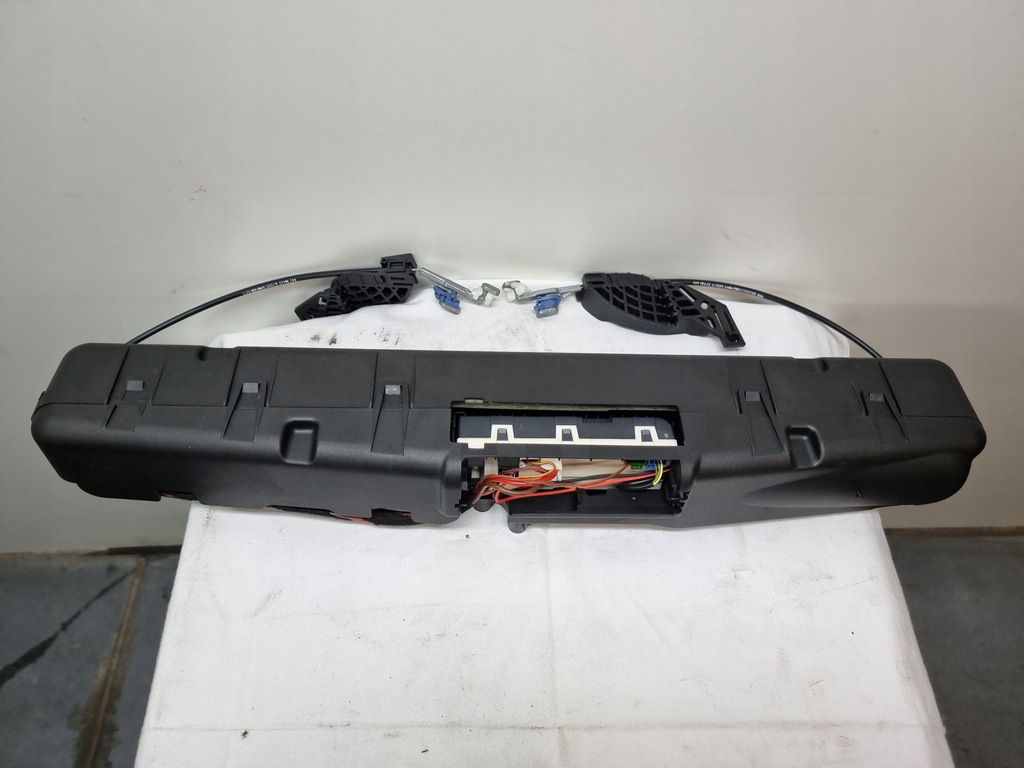 фото №1, Mercedes w218 cls доводчик крышки задняя