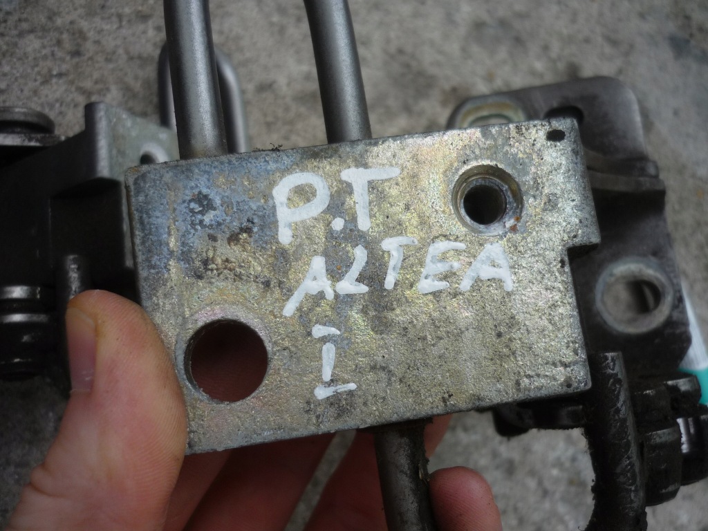 фото №8, Петля правий задня нижній seat altea toledo iii leon ii 6q4833412 справний