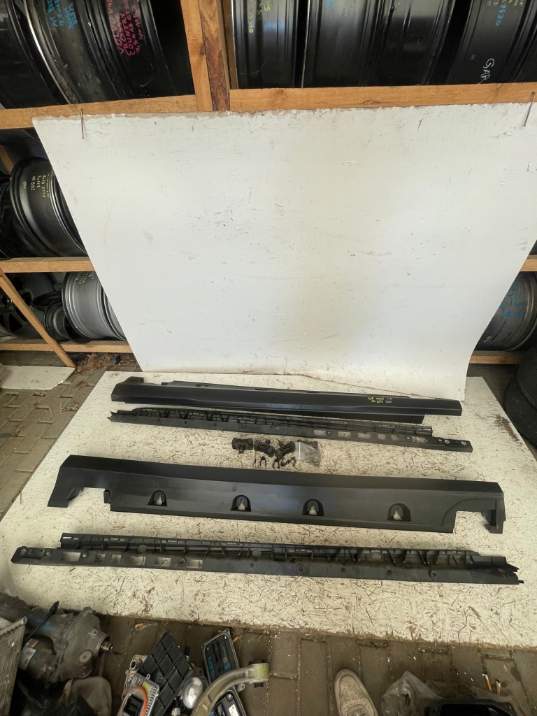 Купити Молдинг поріг l+p mercedes gle w292