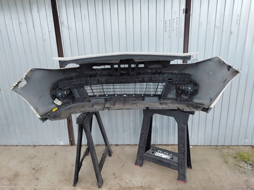 Бампер перед передний renault clio 3 рестайлинг  2009-2012 8200799935 195 Доставка