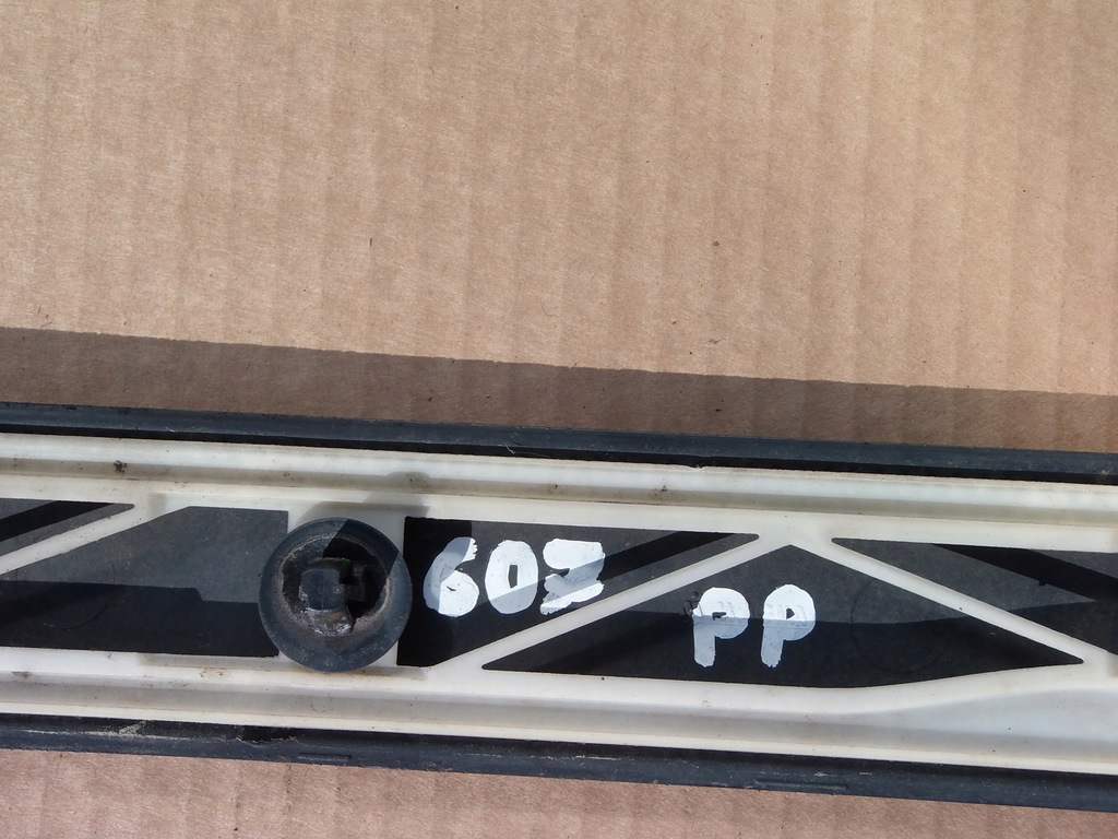 фото №4, Молдинг двері правий перед peugeot 607