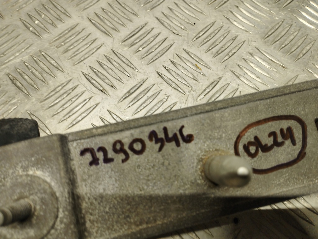 фото №12, Bmw f33 f83 кронштейн подшипник главный правый 7290346