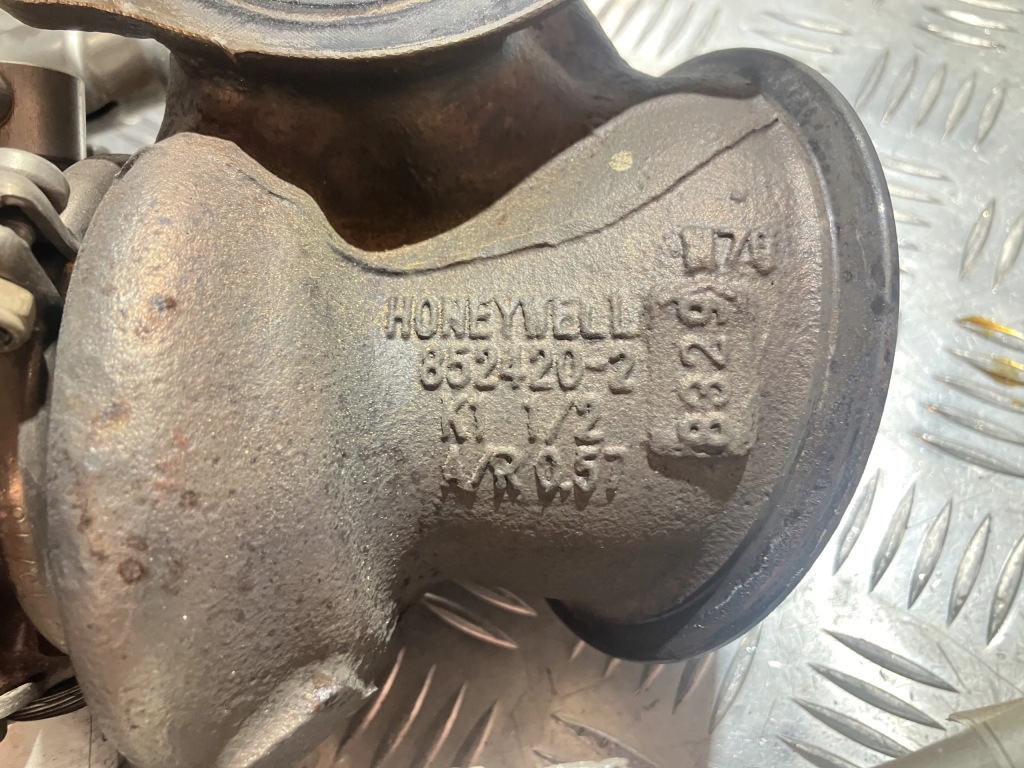 Турбина турбонагнетатель bmw x1 f48 2.0 i с Разборки