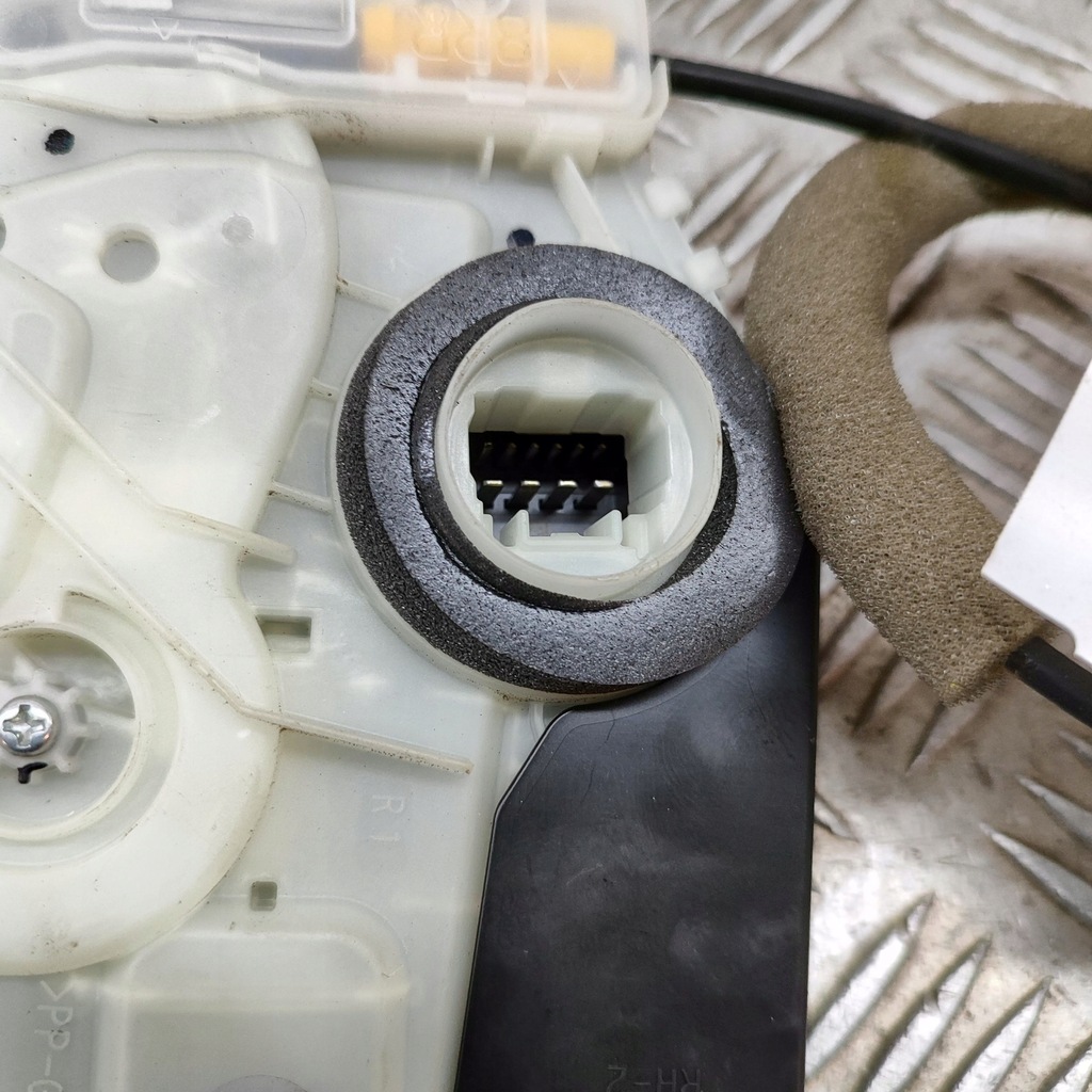 фото №6, Lexus rx 450h 2023 права сторона замок двері задніх