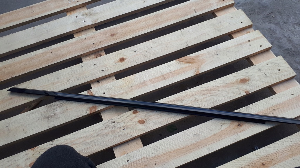 фото №1, A4 b9 8w s4 молдинг скло двері sline правий задня