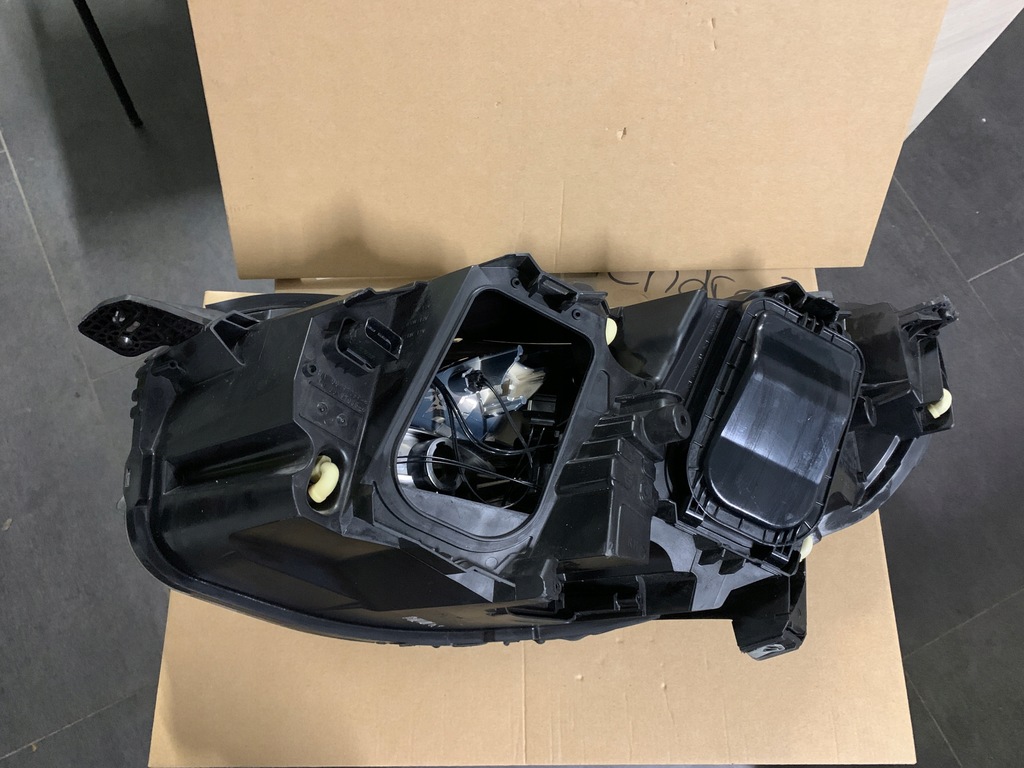 фото №10, Лампа правая peugeot expert traveler оригинал