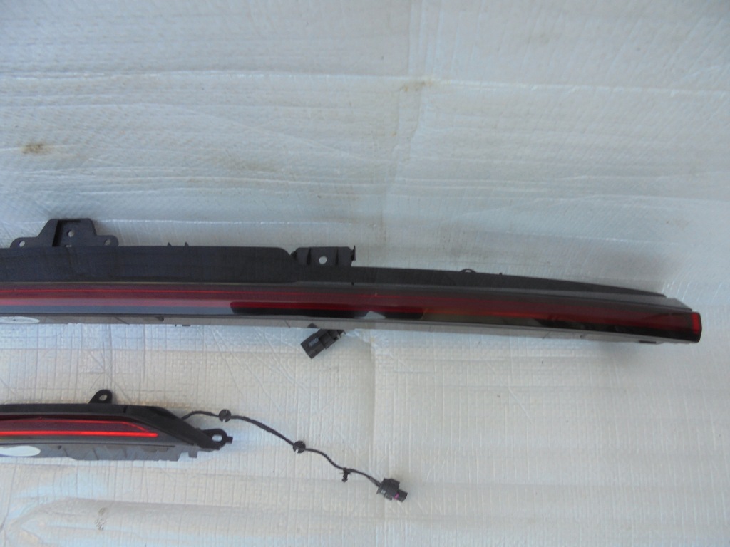 фото №3, Лампа накладка led задня + права w кришка polestar ii 2 32228372 31698087 eu